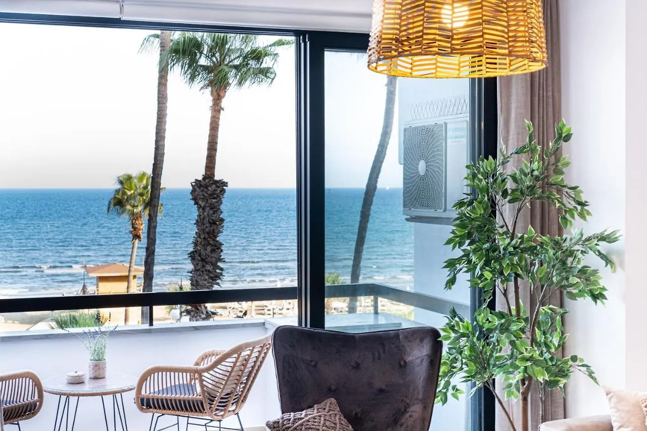 Quattro Beachfront Sea View Ap 206 Λάρνακα